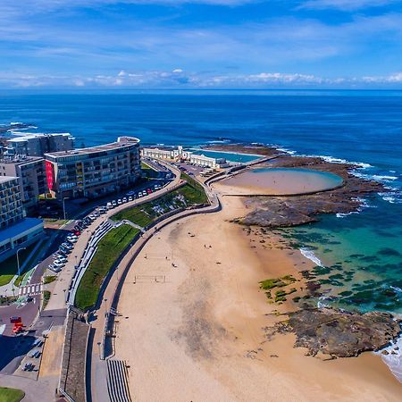 Ferienwohnung Arena On The Beach Newcastle Exterior foto